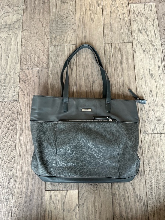 Roots Handbags - Roots Charcoal Pebbled Tote Bag with Front Zip Pocket
